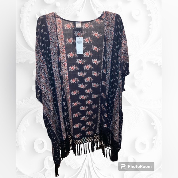 Ambercrombie & Fitch Accessories - Abercrombie & Fitch Kimono Blue Paisley - M/L NWT
